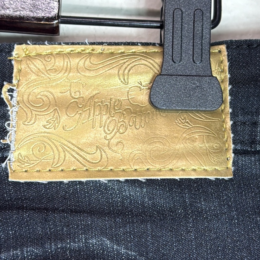(T6) Vintage Apple Bottoms jeans with silver embroidery from the 2000s. Size 22. - Picture 3 of 14